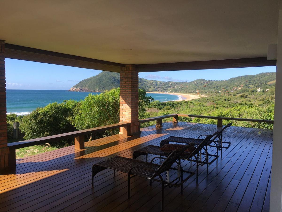 Casa para Venda, Garopaba / SC, bairro Praia da Silvera, sendo 5 suítes ...